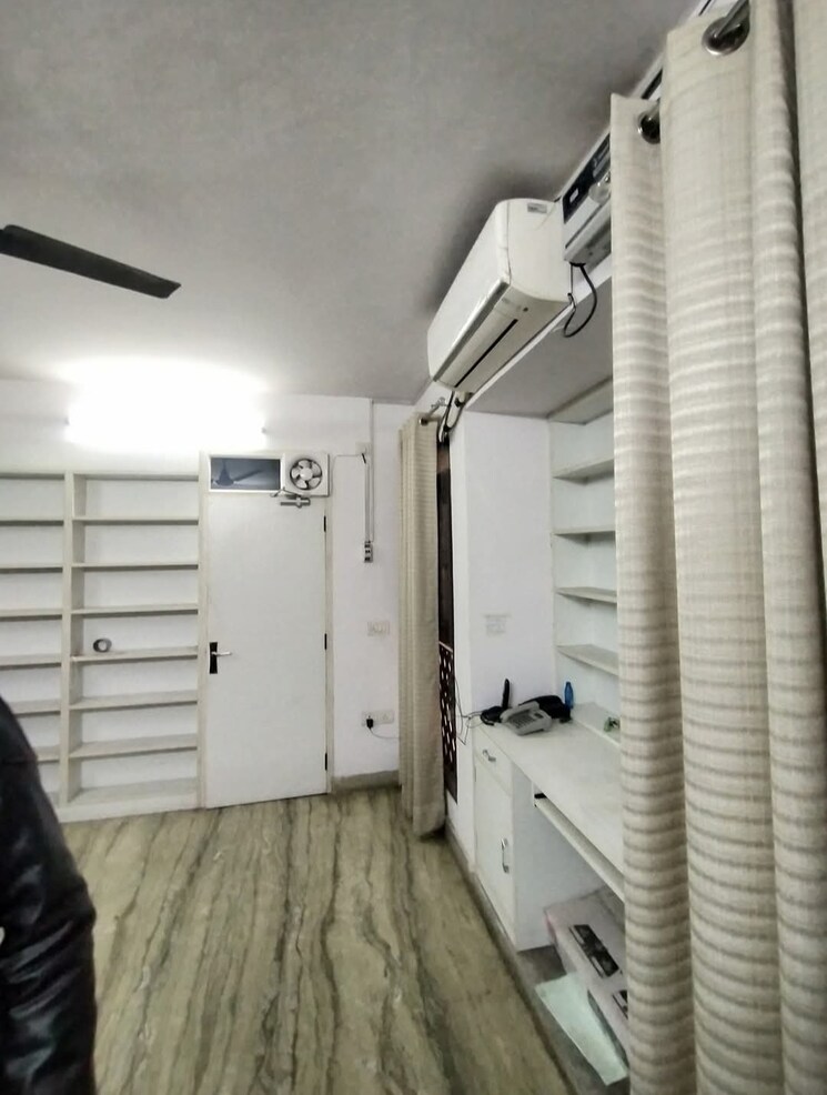 Room, mayur vihar phase 1 extension 2.5 Bedroom 1800 Sq.Ft. Apartment In Mayur Vihar Phase 1 Extension Delhi 8590804