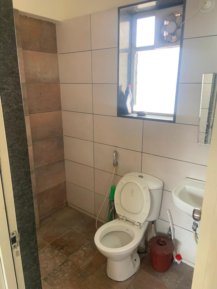 Bathroom, malkani-bon-vivant 1 Bedroom 456 Sq.Ft. Apartment In Mundhwa Pune 8590822