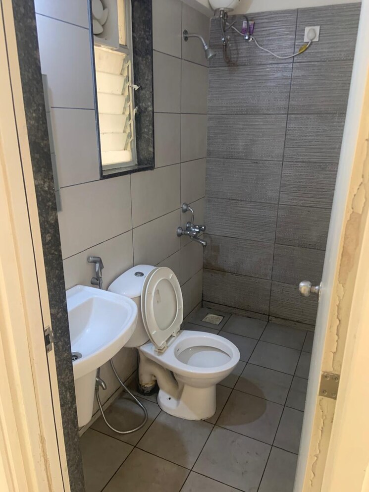Bathroom, malkani-bon-vivant 1 Bedroom 456 Sq.Ft. Apartment In Mundhwa Pune 8590822