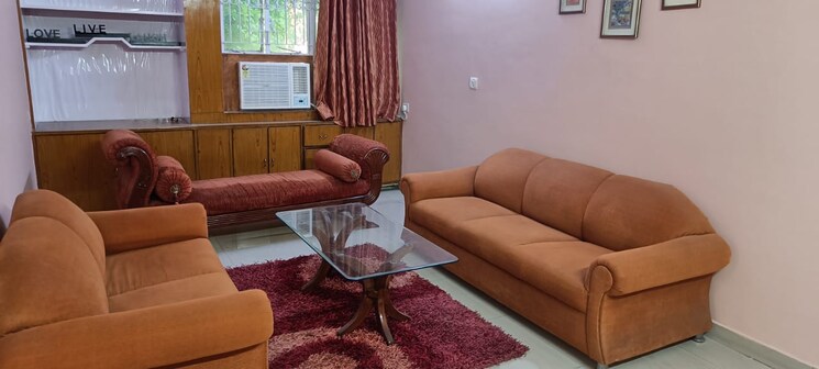 Living Room, sarita-vihar-pocket-c-rwa 3 Bedroom 1500 Sq.Ft. Apartment In Sarita Vihar Delhi 8590847