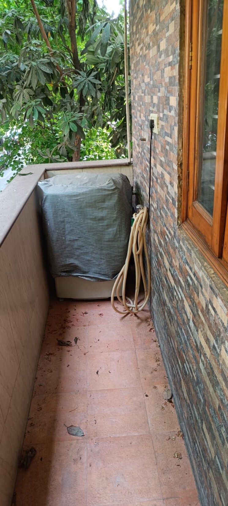 Balcony, sarita-vihar-pocket-c-rwa 3 Bedroom 1500 Sq.Ft. Apartment In Sarita Vihar Delhi 8590847