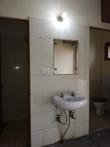 Attached Bathroom in 1 BHK Apartment at Molarband – for Rent