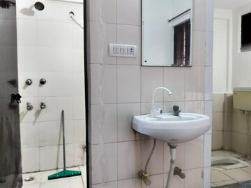 Bathroom in 1 BHK Apartment at Molarband – for Rent