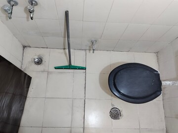 Bathroom in 1 BHK Apartment at Molarband – for Rent