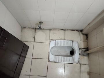 Bathroom in 1 BHK Apartment at Molarband – for Rent