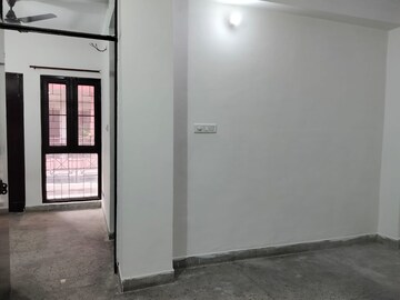  1 BHK Apartment at Molarband – for Rent