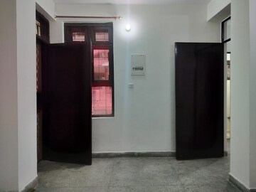 Room in 1 BHK Apartment at Molarband – for Rent