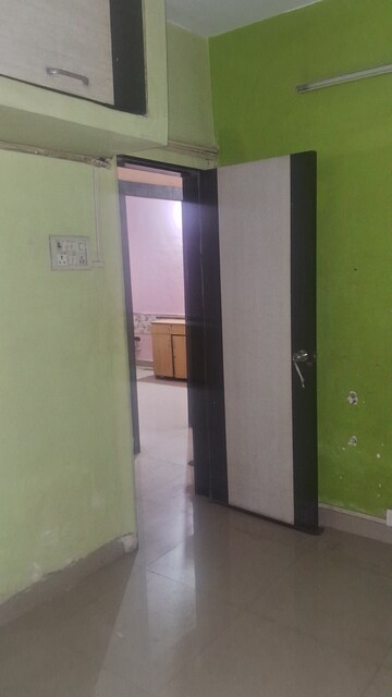 Furnished Amenities in 3 BHK Apartment at Mittal Tower CHS, Kopar Khairane – for Rent