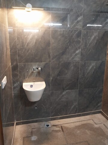 Bathroom in 2 BHK Apartment at DLF Exclusive Floors, Sector 53 – for Rent