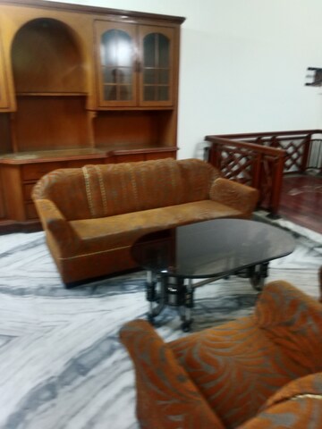 Living Room in 3 BHK Builder Floor at Sector 11 – for Rent