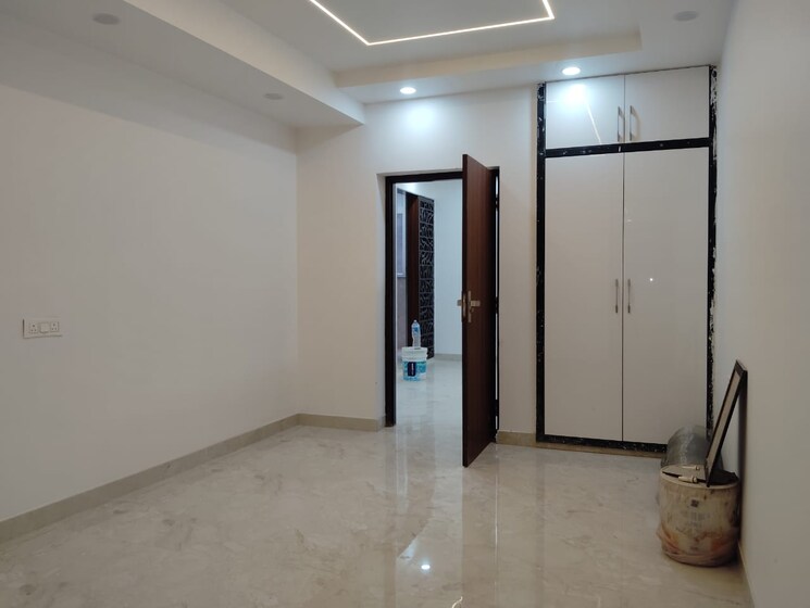 Room, navbharat-apartments 2.5 Bedroom 1000 Sq.Ft. Apartment In Paschim Vihar Delhi 8590975