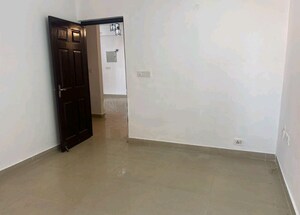 Room in 2 BHK Apartment at Supertech Cape Town, Sector 74 – for Sale