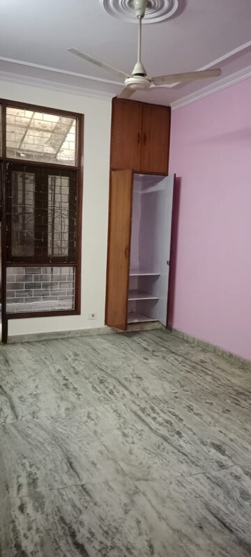 Room in 2 BHK Builder Floor at Chittaranjan Park – for Sale
