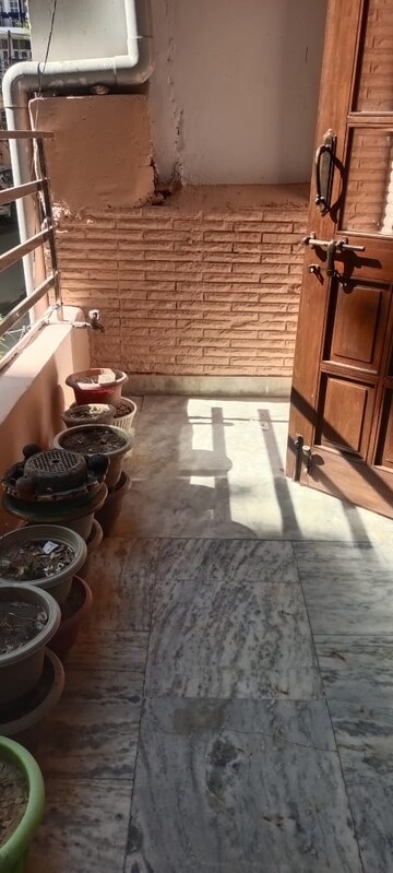 Parking in 2 BHK Builder Floor at Chittaranjan Park – for Sale