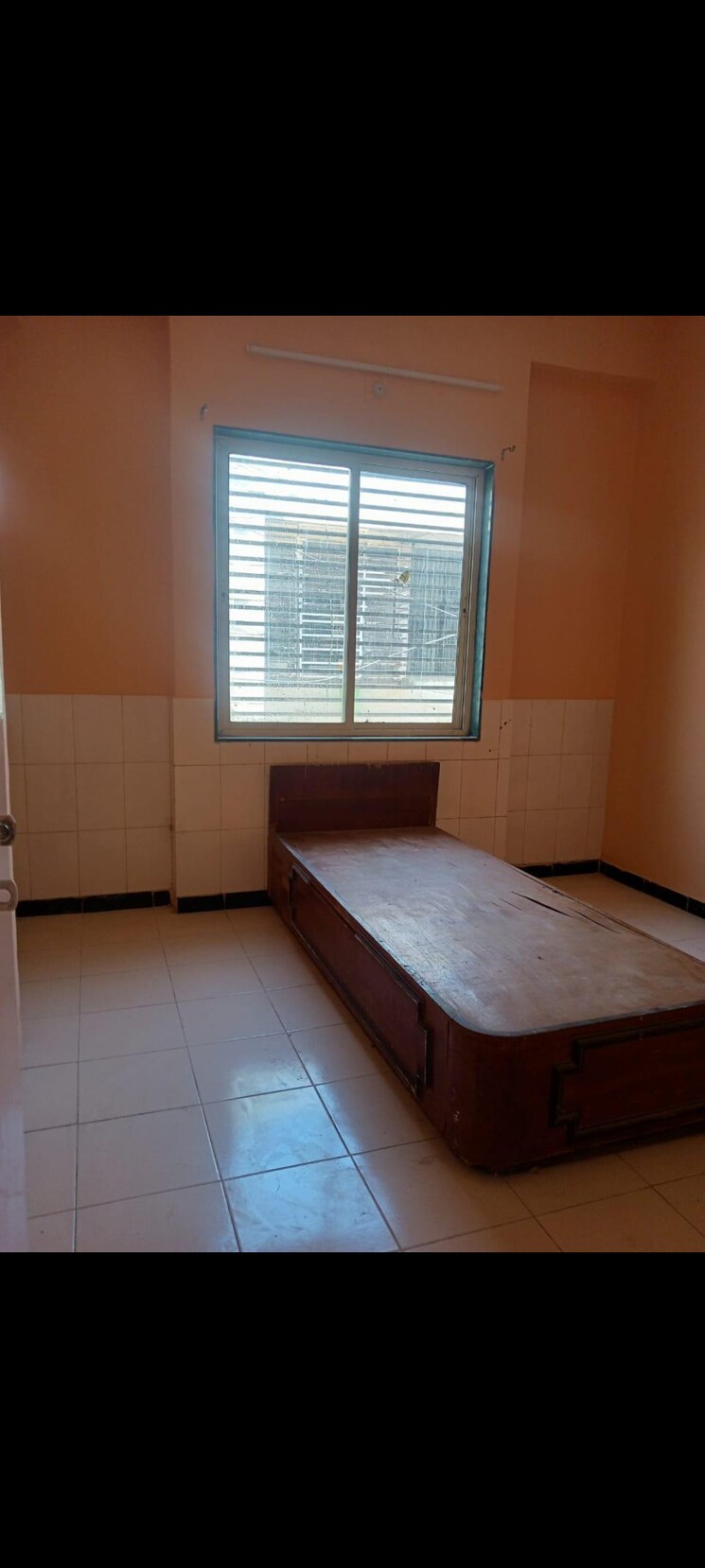 Room, satellite 2 Bedroom 1200 Sq.Ft. Apartment In Satellite Ahmedabad 8591082