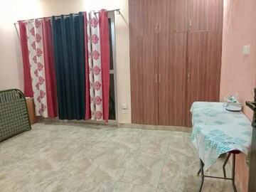 Bedroom in 3 BHK Apartment at Hazratganj – for Rent