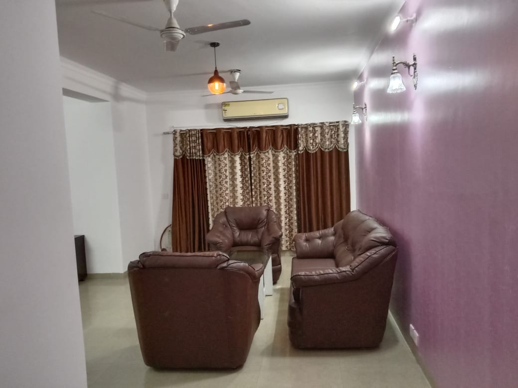 2 BHK + Pooja Room Apartment For Rent in Hazratganj