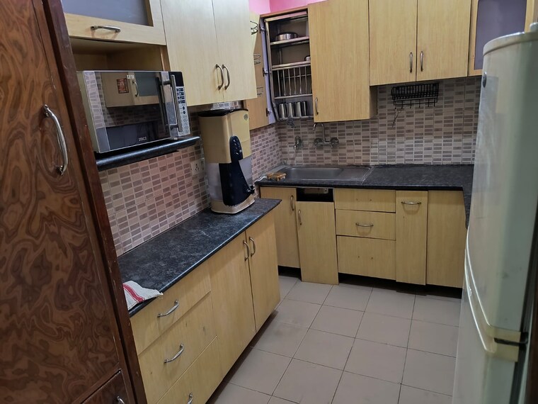 Kitchen, greenwood-city 3 Bedroom 180 Sq.Yd. Builder Floor In Sector 40 Gurgaon 8591120