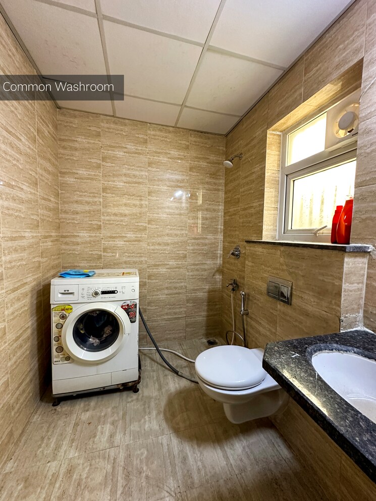 Bathroom, bptp-amstoria 3 Bedroom 2384 Sq.Ft. Builder Floor In Sector 102 Gurgaon 8591145