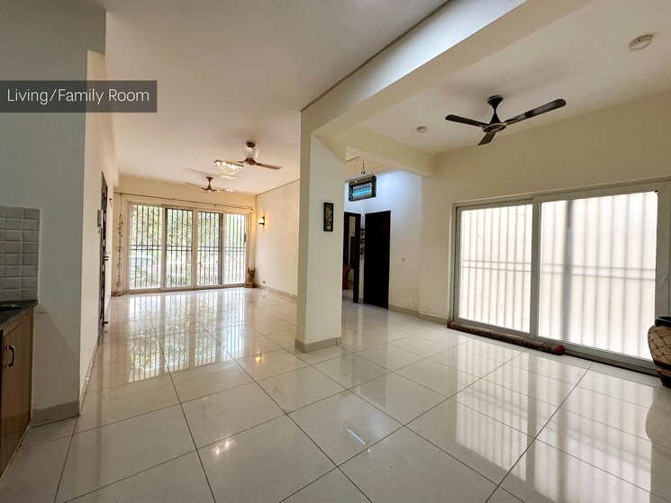 Room, bptp-amstoria 3 Bedroom 2384 Sq.Ft. Builder Floor In Sector 102 Gurgaon 8591145