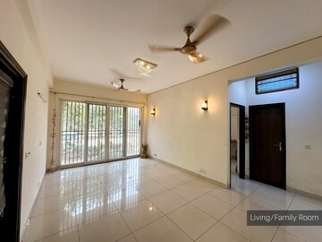 Living Room in 3 BHK Builder Floor at BPTP Amstoria, Sector 102 – for Sale