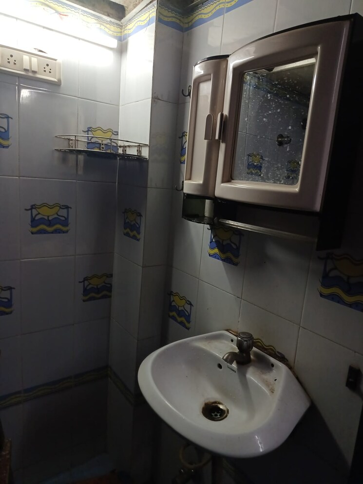 Bathroom, celestia-heights 1 Bedroom 400 Sq.Ft. Apartment In Malad West Mumbai 8591143