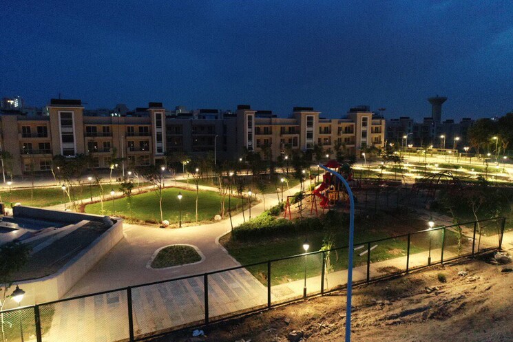 Swimming Pool, bptp-parkland-pride 3 Bedroom 1170 Sq.Ft. Apartment In Sector 77 Faridabad 8591153