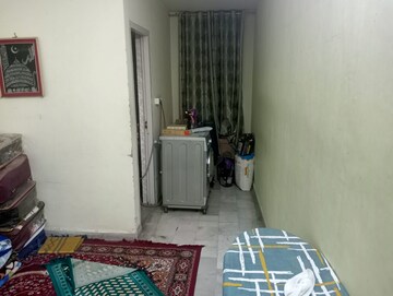 Bedroom in 2 BHK Apartment at Hazratganj – for Rent