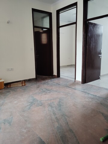 Room in 4 BHK Independent House at Sector 30 – for Rent