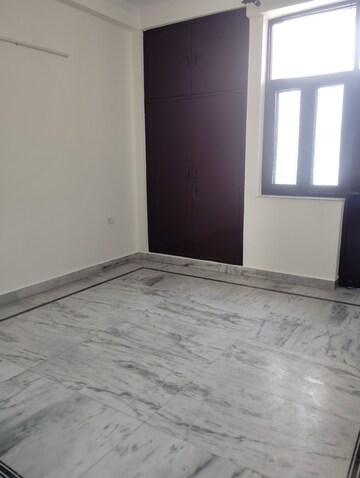 Room in 4 BHK Independent House at Sector 30 – for Rent