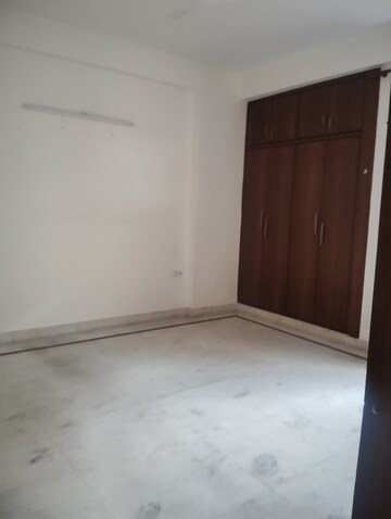 Room in 4 BHK Independent House at Sector 30 – for Rent