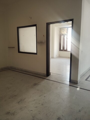 Room in 4 BHK Independent House at Sector 30 – for Rent