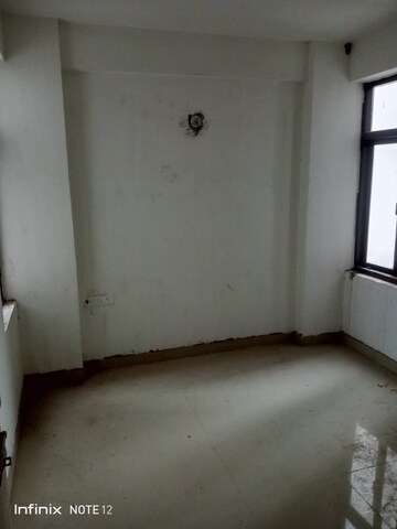 Room in 2 BHK Apartment at Shiv Sai Ozone Park, Sector 86 – for Rent