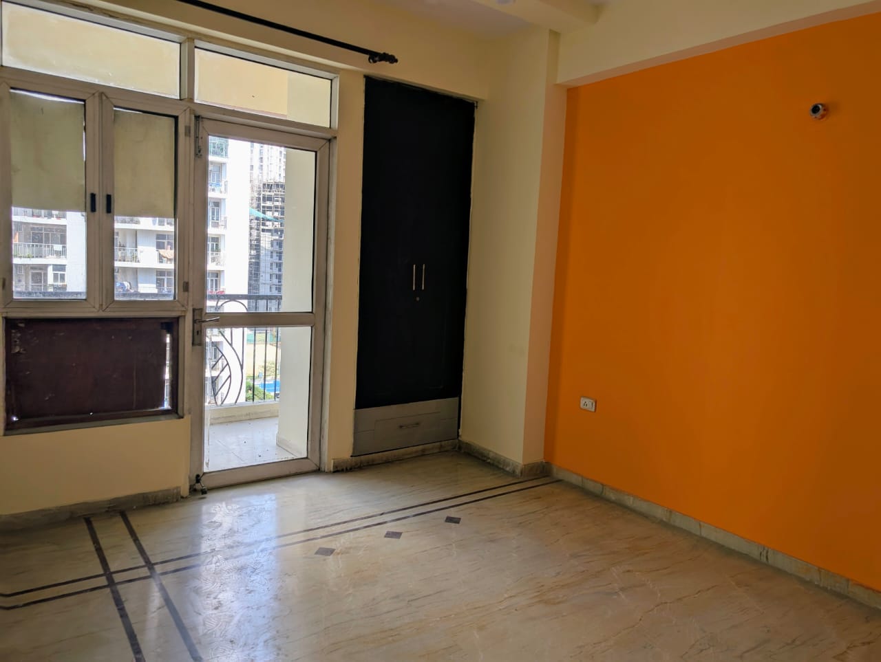 3 BHK 947 Sq.Ft. Apartment in Prateek The Royal Cliff