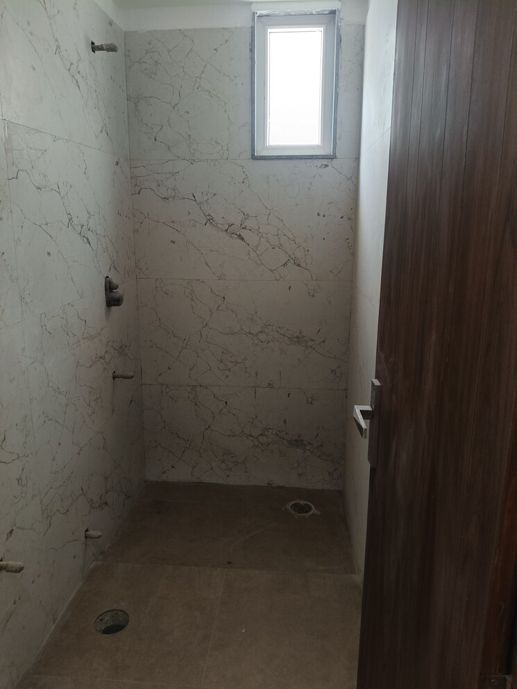 Bathroom, motia-blue-ridge 3 Bedroom 1000 Sq.Ft. Builder Floor In Dhakoli Zirakpur 8591525