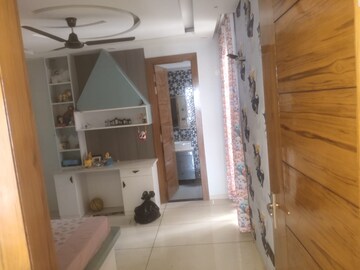 Furnished Amenities in 3 BHK Builder Floor at Motia Blue Ridge, Dhakoli – for Rent