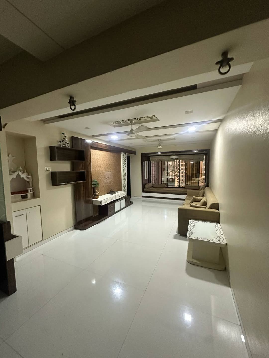 2 BHK Apartment For Rent in Marigold Building Dindoshi