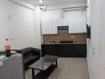 Kitchen in 2 BHK Builder Floor at Sector 33 – for Rent