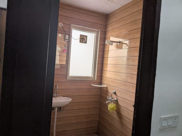 undefined, sector 33 2 Bedroom 200 Sq.Yd. Builder Floor In Sector 33 Gurgaon 8591610