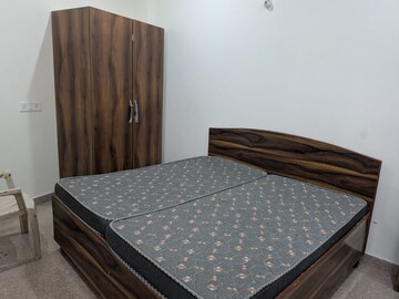 Bedroom in 2 BHK Builder Floor at Sector 33 – for Rent