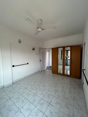 Room in 2 BHK Apartment at Raheja Gardens, Netaji Nagar – for Sale