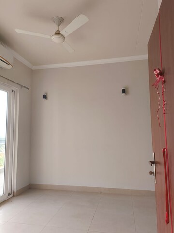 Room in 3 BHK Builder Floor at Central Park 3 Flower Valley, Sohna Sector 33 – for Rent