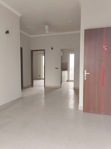 Room in 3 BHK Builder Floor at Central Park 3 Flower Valley, Sohna Sector 33 – for Rent