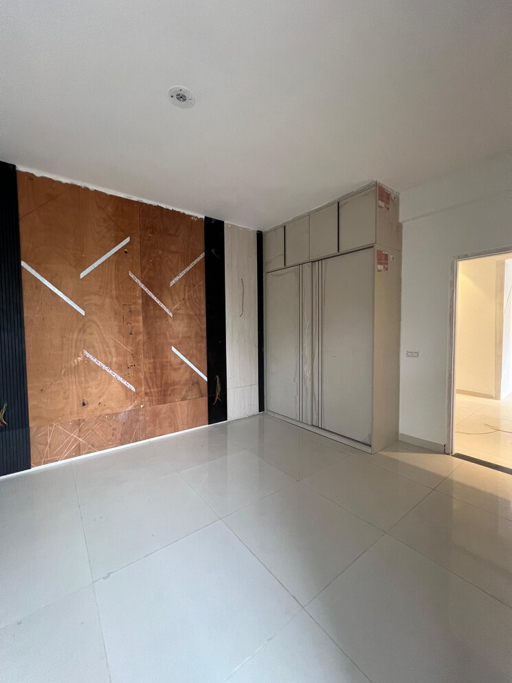 Room, ambala highway 2 Bedroom 1300 Sq.Ft. Apartment In Ambala Highway Zirakpur 8591736