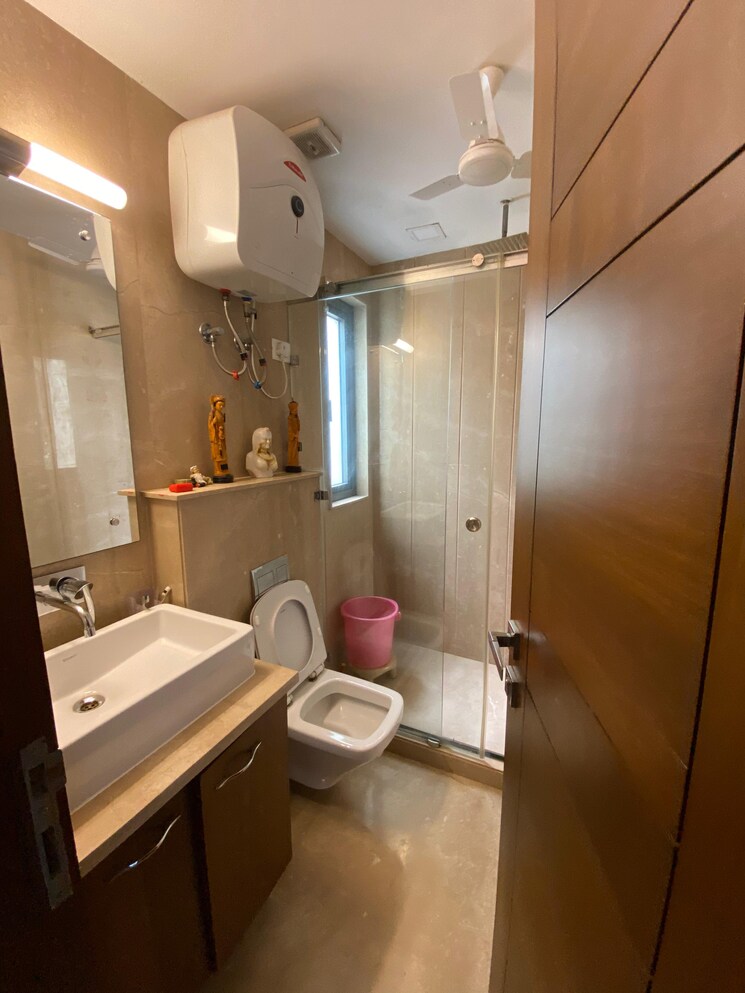 Bathroom, panchsheel enclave 4 Bedroom 265 Sq.Yd. Builder Floor In Panchsheel Enclave Delhi 8591745