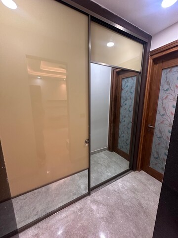 Room in 3.5 BHK Builder Floor at Central Park 3 Flower Valley, Sohna Sector 33 – for Rent