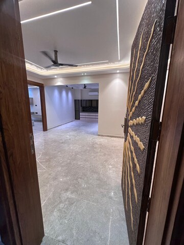 Balcony in 3.5 BHK Builder Floor at Central Park 3 Flower Valley, Sohna Sector 33 – for Rent