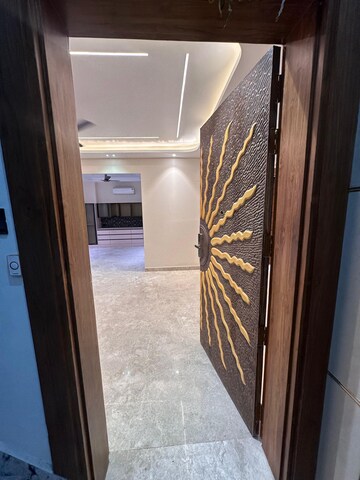 Balcony in 3.5 BHK Builder Floor at Central Park 3 Flower Valley, Sohna Sector 33 – for Rent