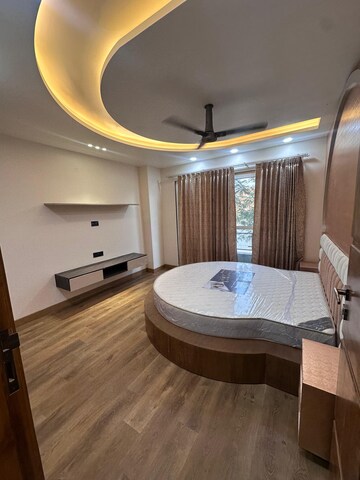 Bathroom in 3.5 BHK Builder Floor at Central Park 3 Flower Valley, Sohna Sector 33 – for Rent