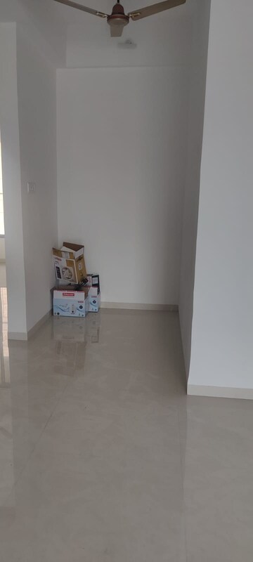 2 BHK Apartment For Rent in Malad East